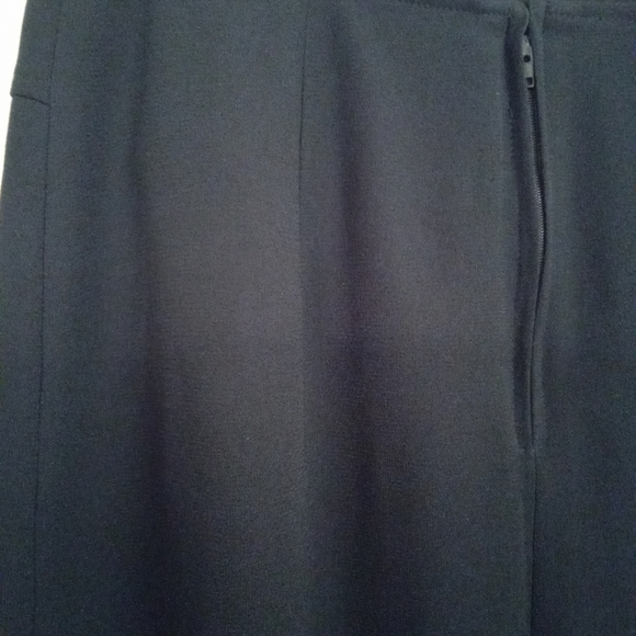 Friction Ladies Zip up Navy  Pencil Skirt - Picture 9 of 14